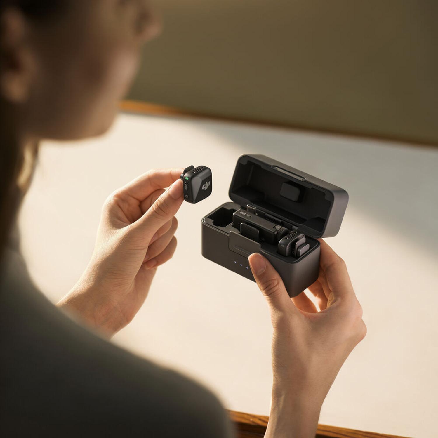 DJI Mic Mini Doble Micrófono Lavalier Inalámbrico Ultraligero 11.5h Batería